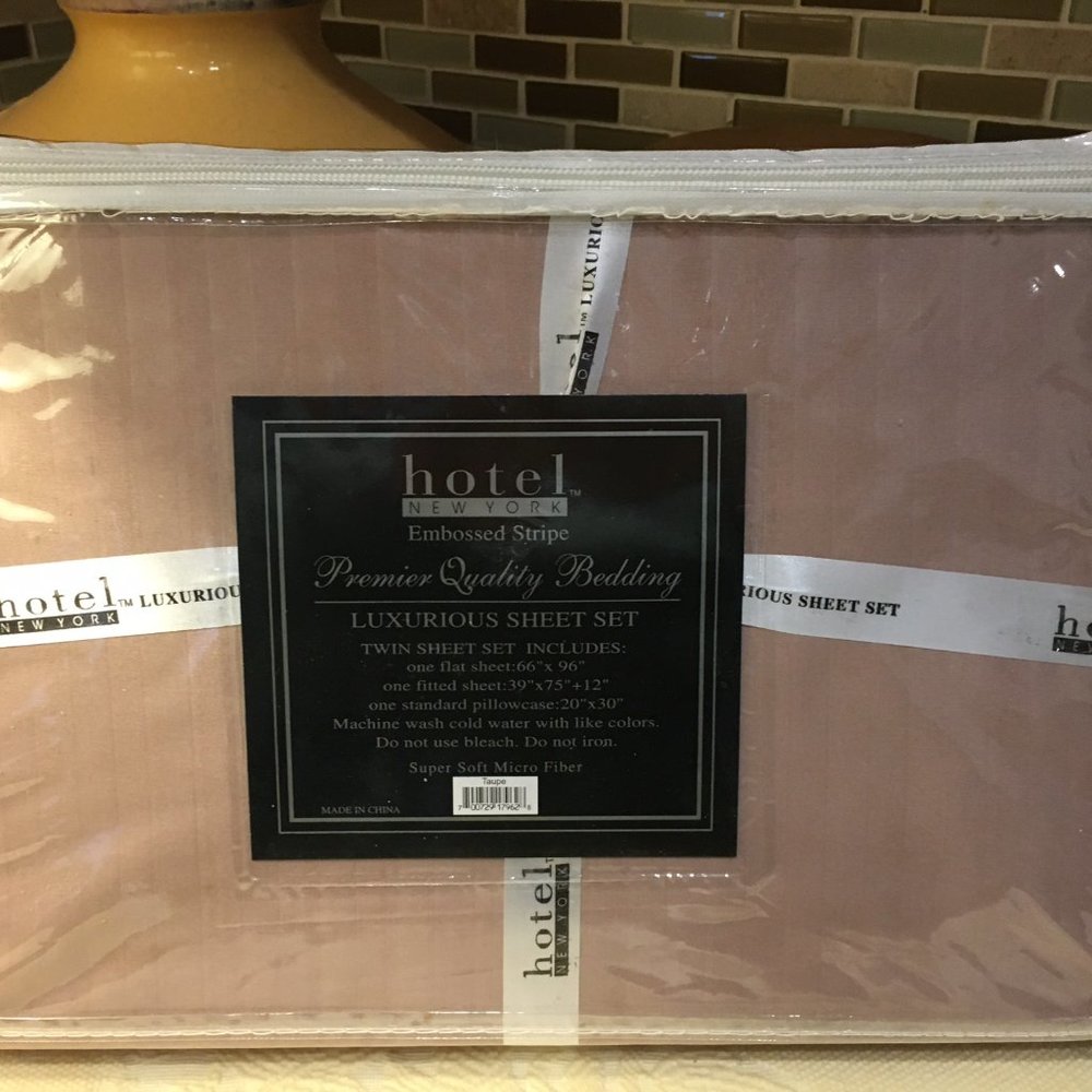 NIP Hotel New York Twin Deep Pocket Sheet Set- Mauve